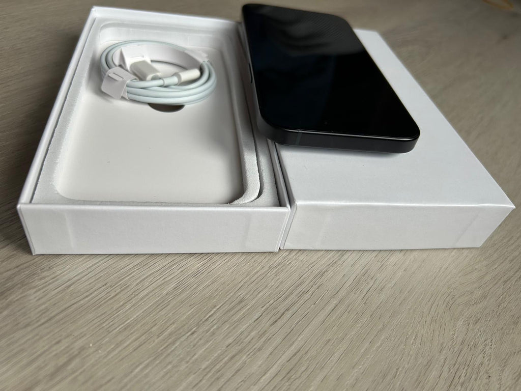 iPhone 15 256gb pari al nuovo con garanzia 12 mesi