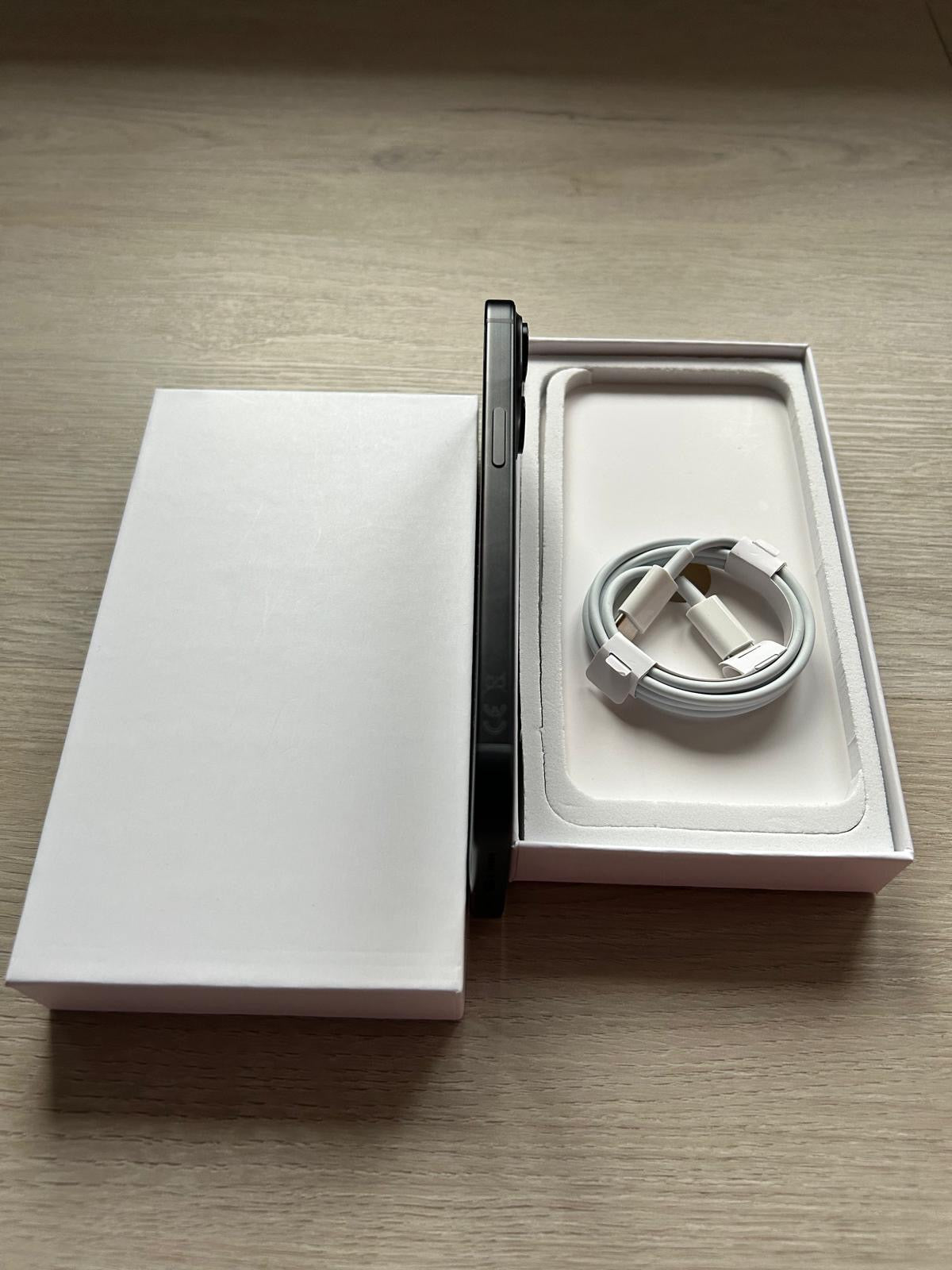 iPhone 15 256gb pari al nuovo con garanzia 12 mesi