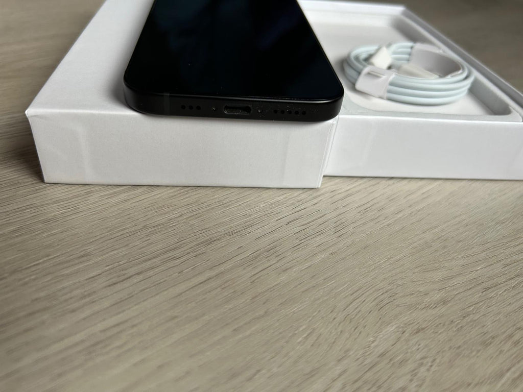 iPhone 15 256gb pari al nuovo con garanzia 12 mesi
